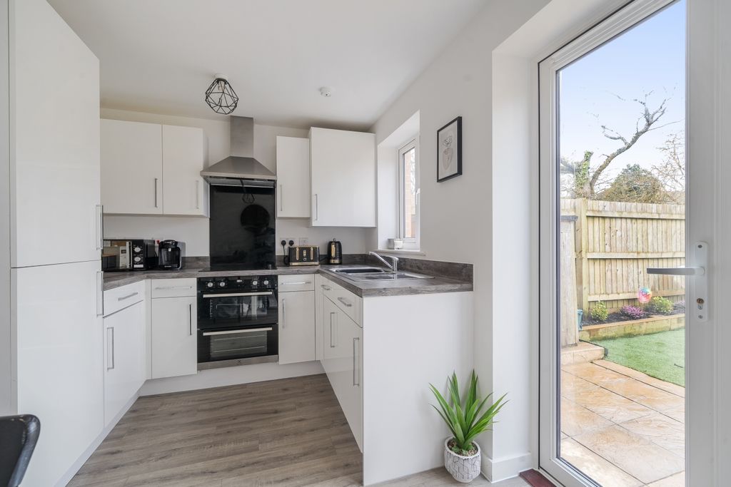 Property photo 3 of 22 1415314-11-6995Cb480Bab5