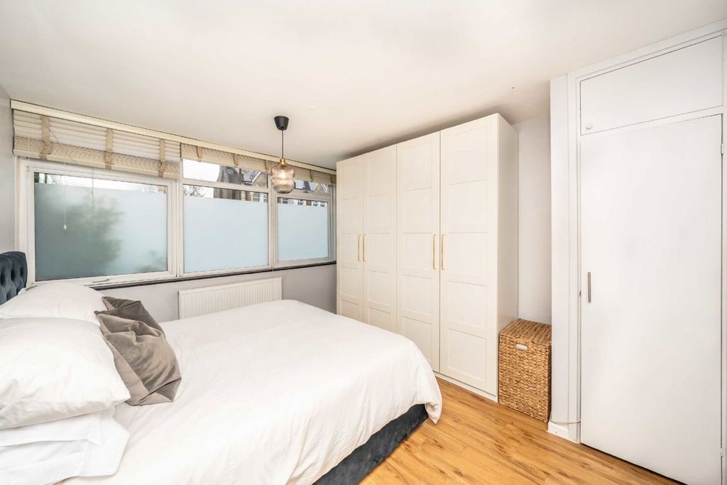 Property photo 3 of 5