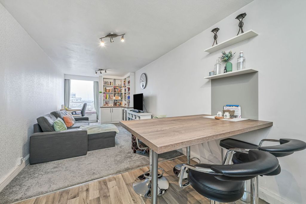 Property photo 2 of 12 Picture No. 04