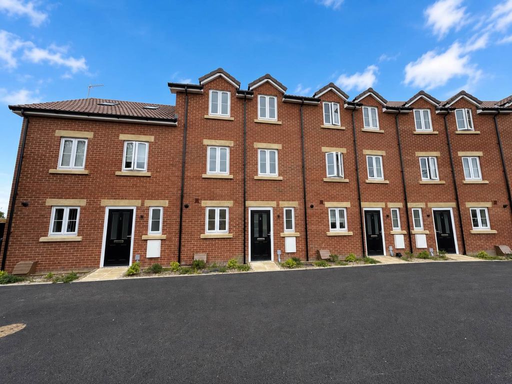 Property photo 1 of 11 External