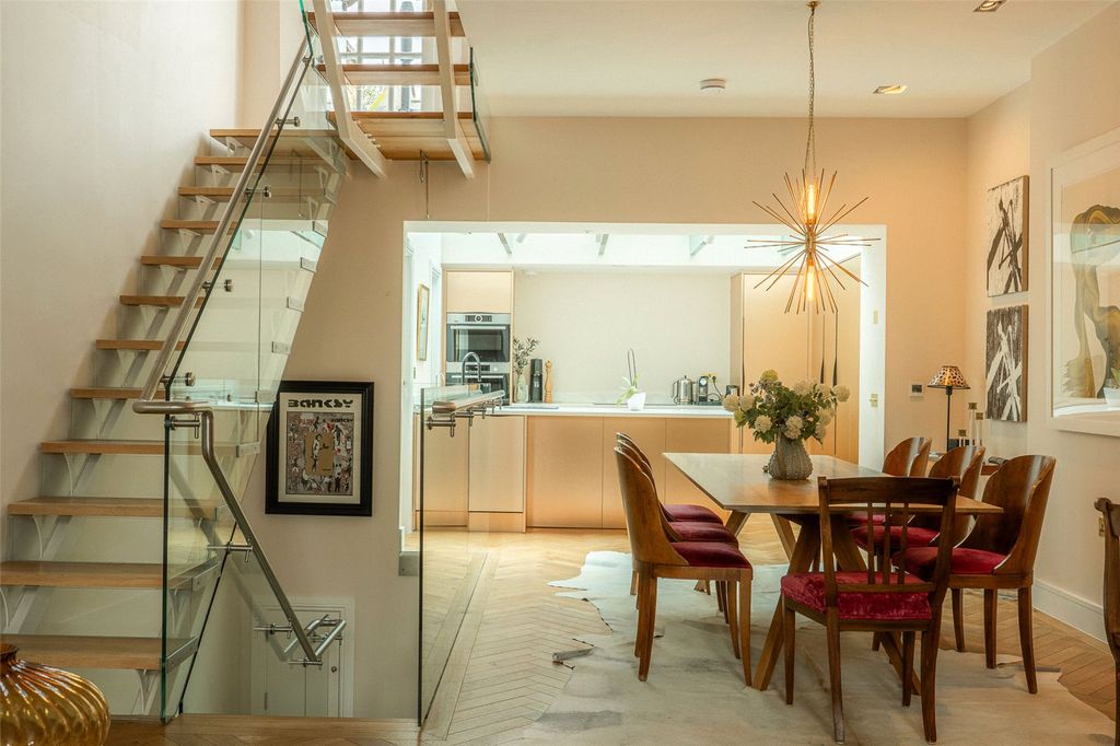 Property photo 3 of 14 Dining