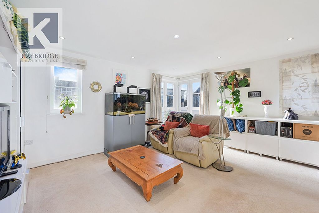 Property photo 2 of 11 Boleyn Court Revere Way, Epsom - Kt19 9Rj