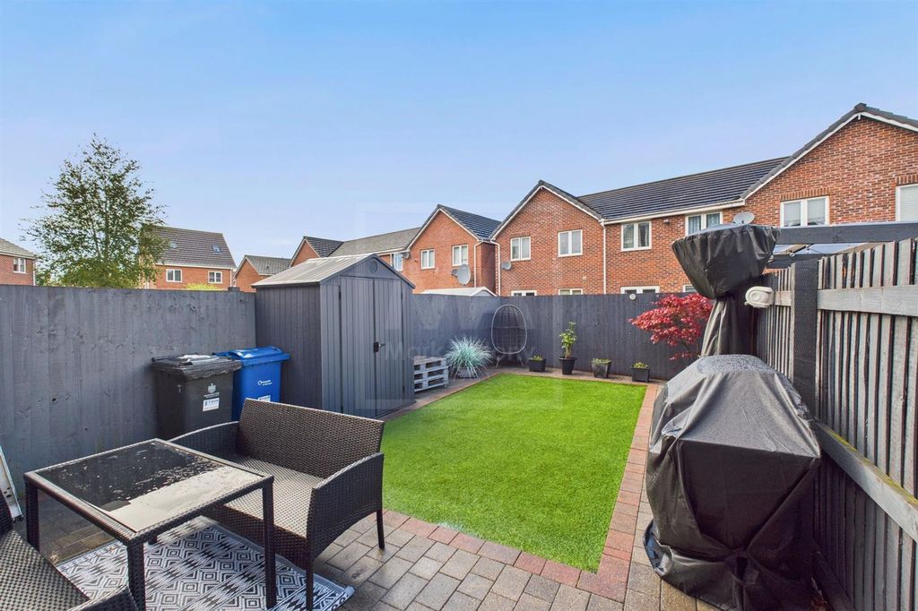 Property photo 3 of 15 Garden