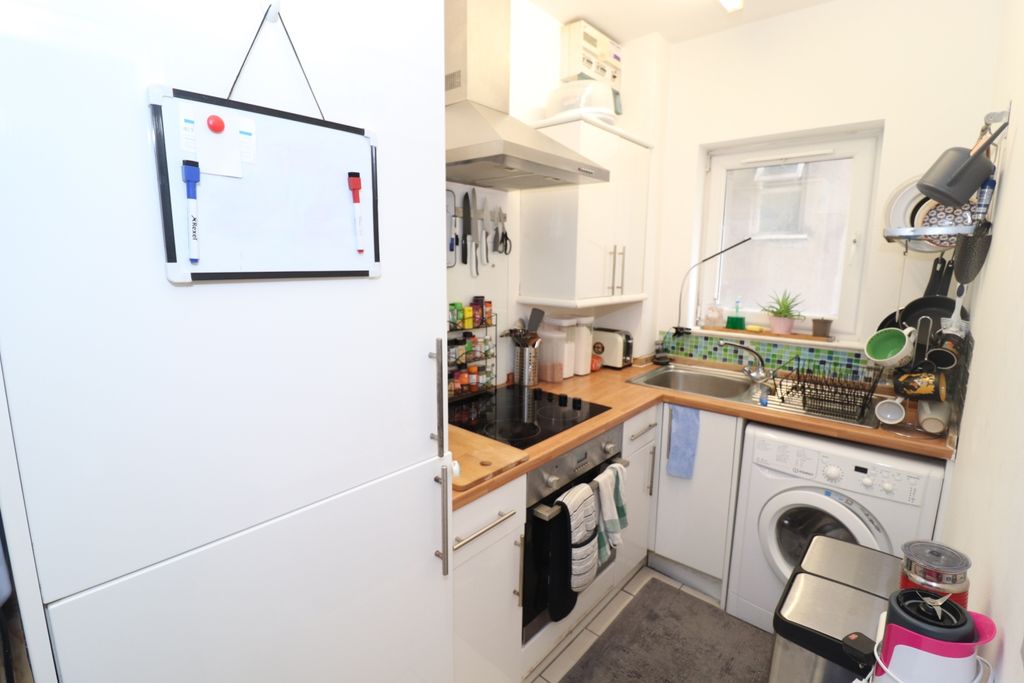 Property photo 2 of 5