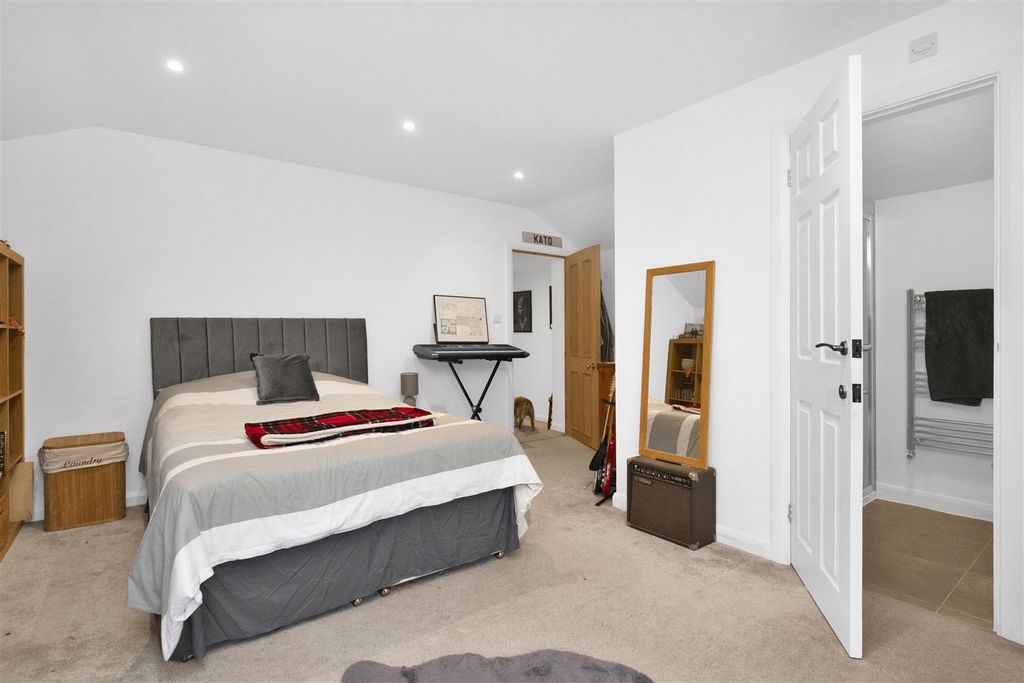 Additional image 12 of 5 bed detached house for saleLondon Road, Liphook GU30
