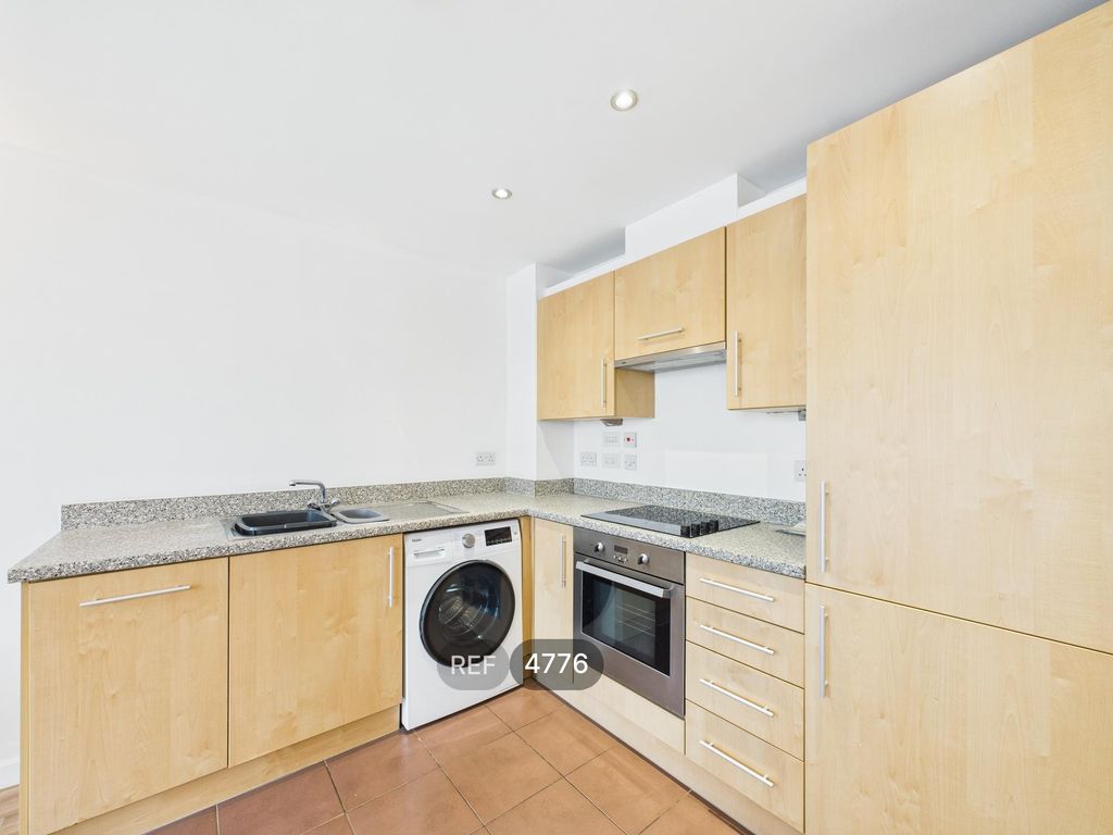 Property photo 3 of 10 Kitchen / Living Area