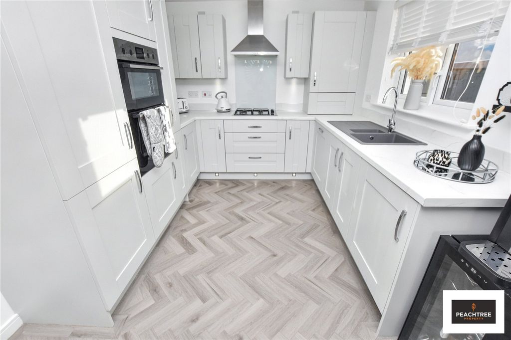 Property photo 3 of 27 Picture No. 08