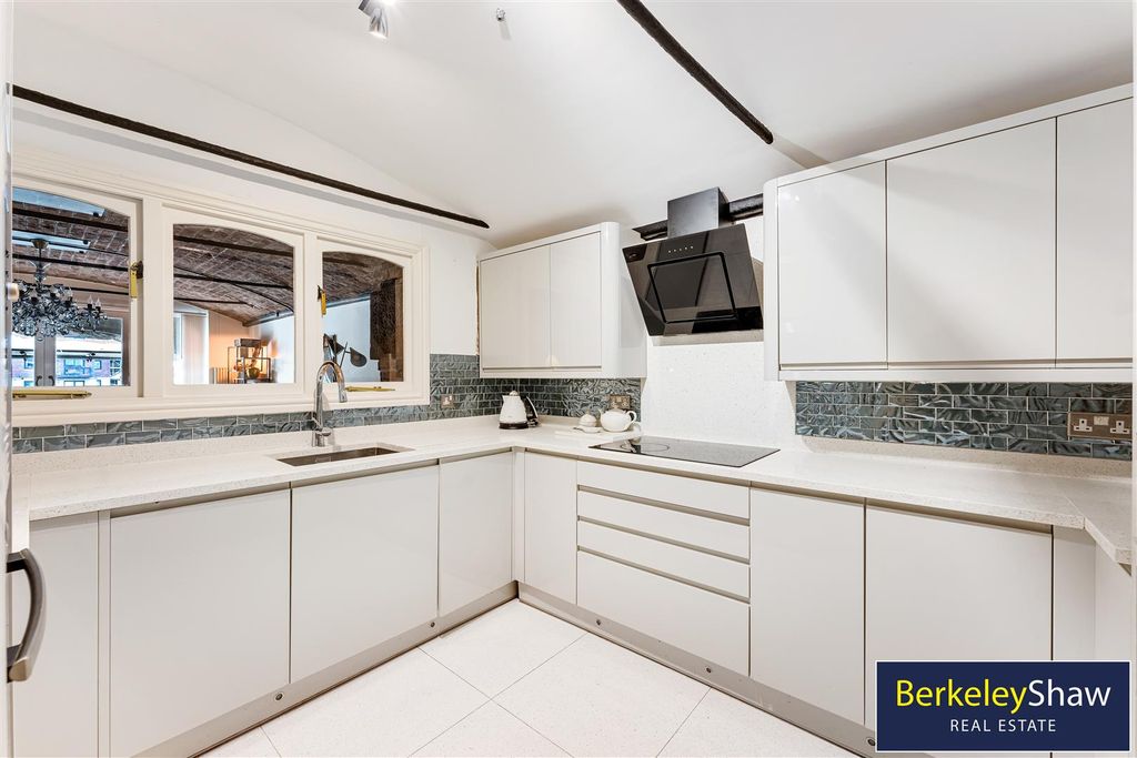 Property photo 3 of 24 Kitchen