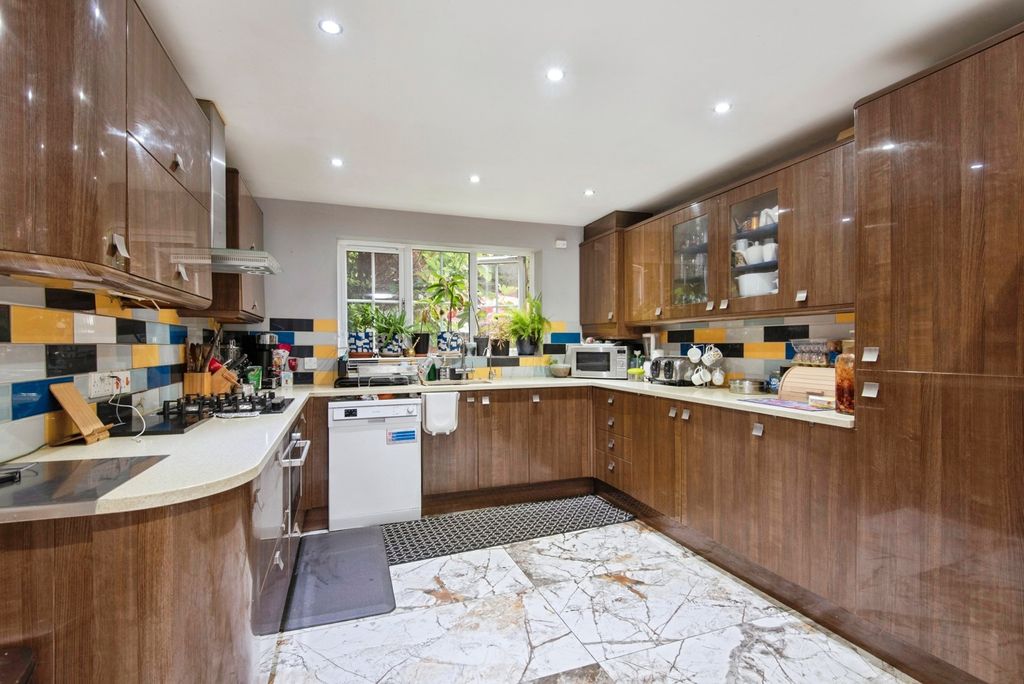 Property photo 2 of 17 Kitchen/Diner