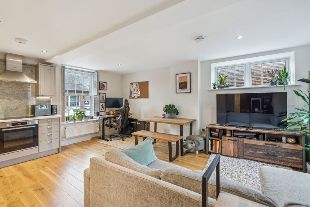 Property photo 2 of 19 Photo 9