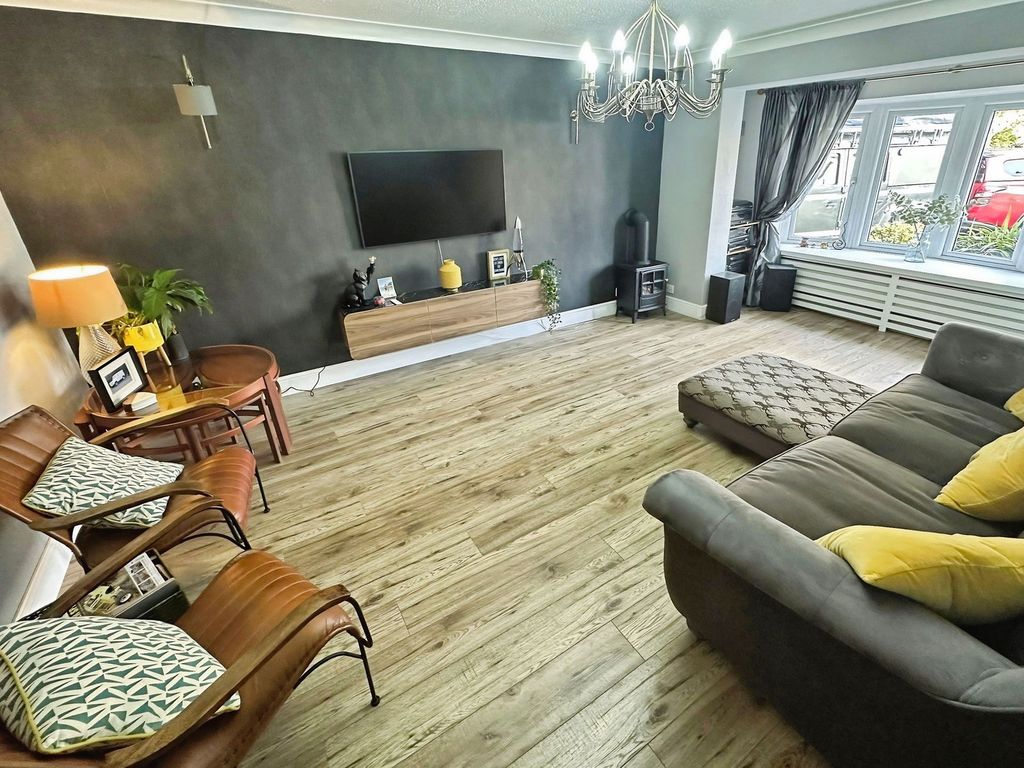 Property photo 3 of 23