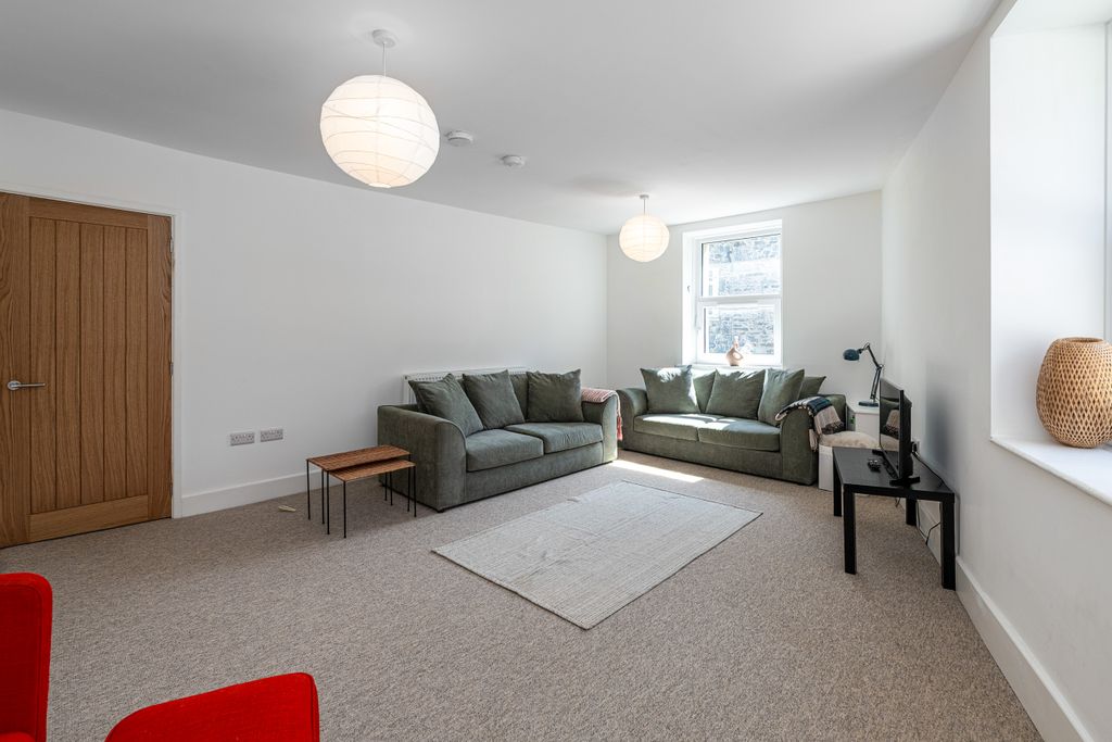 Property photo 3 of 34