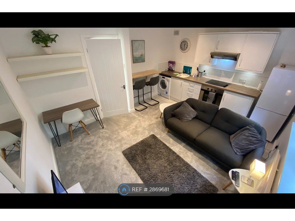 Property photo 1 of 32