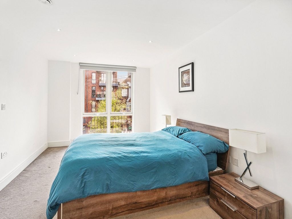Property photo 3 of 15 Gaumont Place