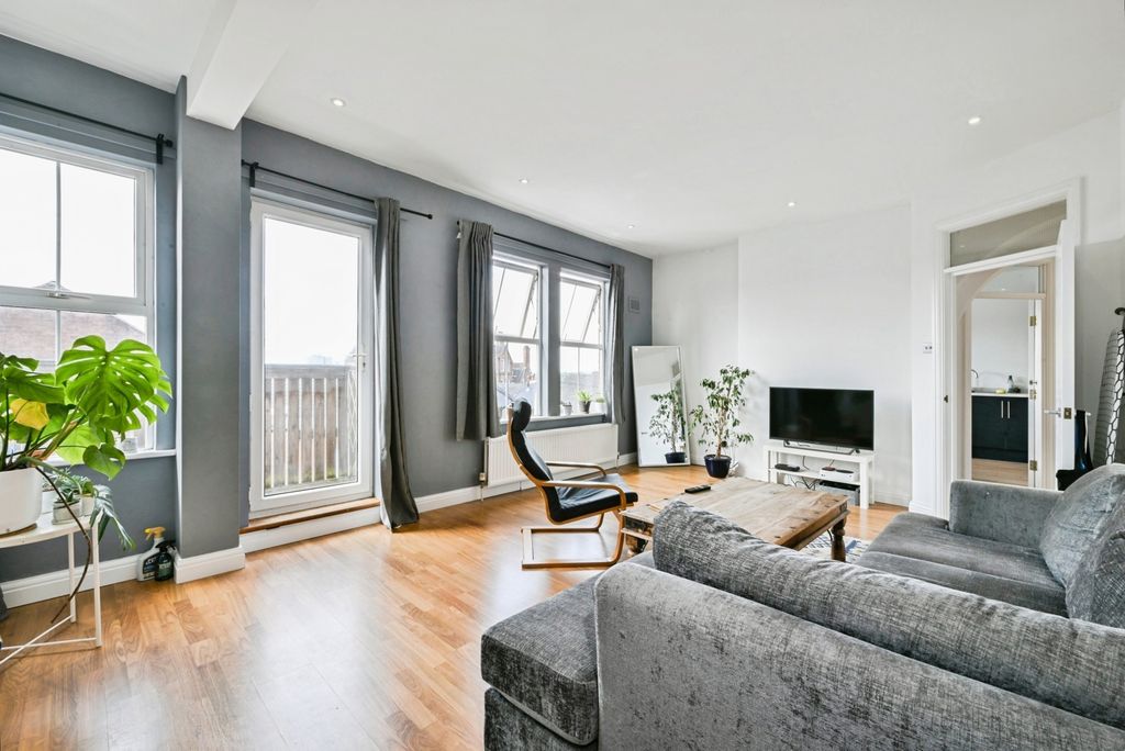 Property photo 2 of 11 Pbox-Img.Jpg