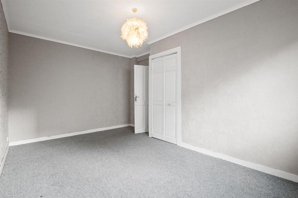 Additional image 17 of 3 bed flat for saleRussell Drive Alexandria G83