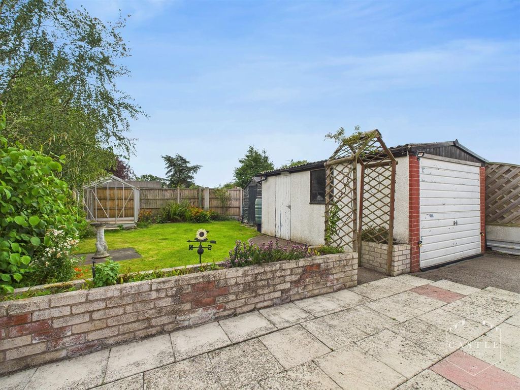 Property photo 2 of 13 Outside