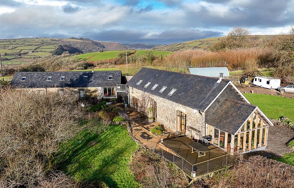 taliaris-llandeilo-sa19-4-bed-detached-house-for-sale-895-000