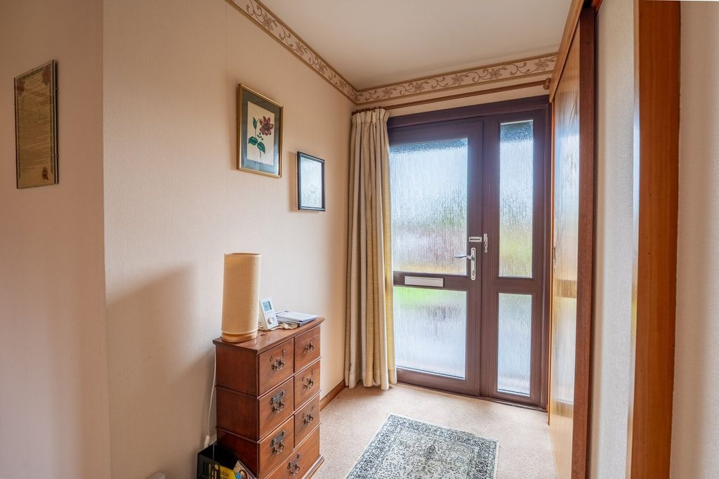 Property photo 3 of 49