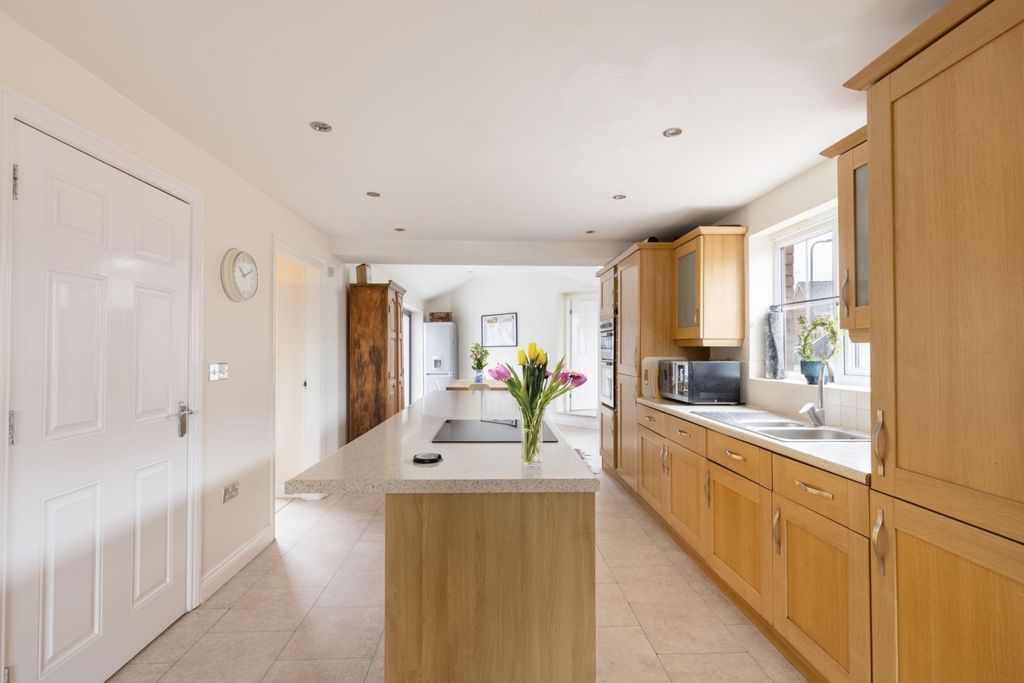 Property photo 3 of 21 89090E0E-44Cb-4Cf2-88Ab-F133Ed078526