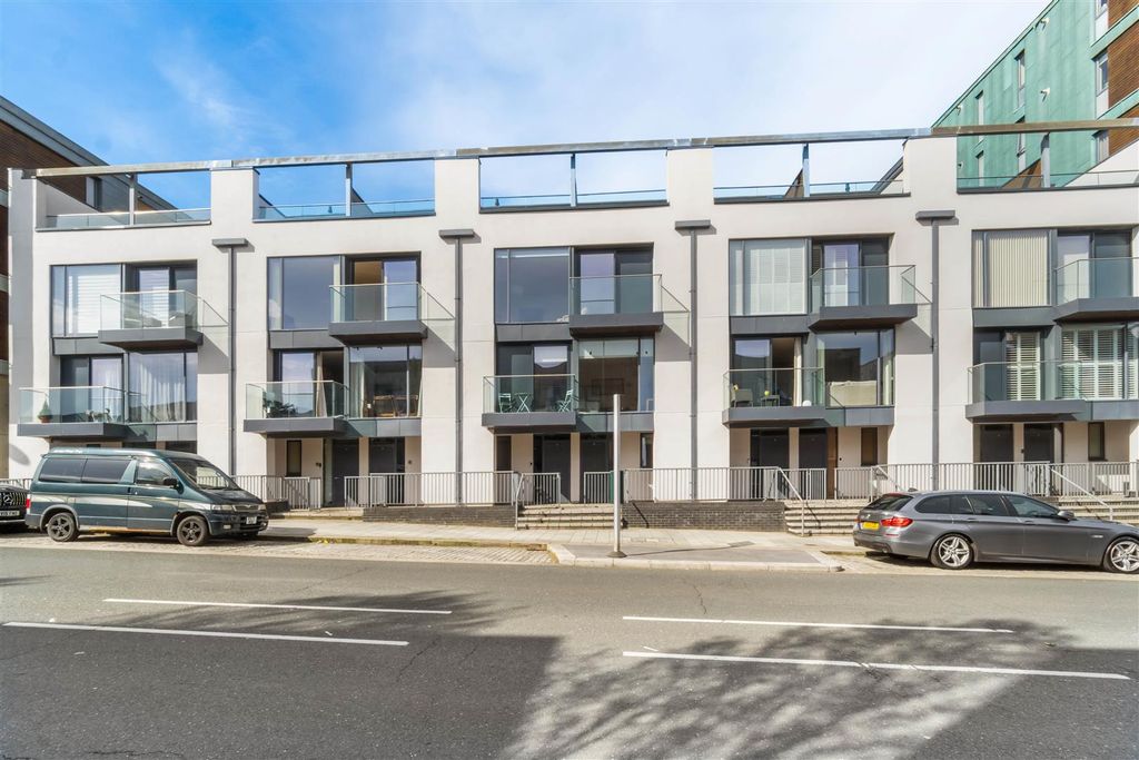 Property photo 1 of 15 Exterior