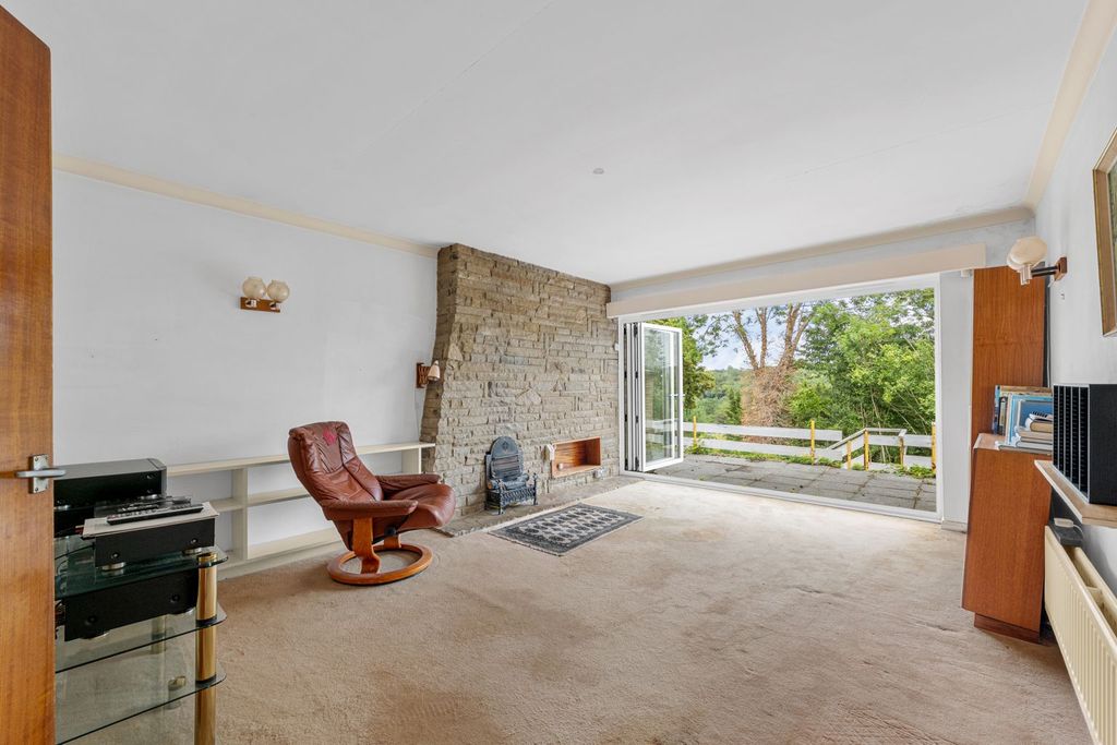 Property photo 3 of 22