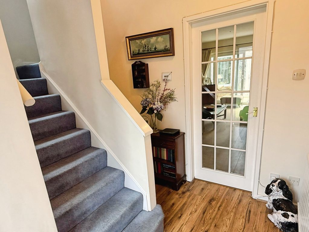 Property photo 2 of 20