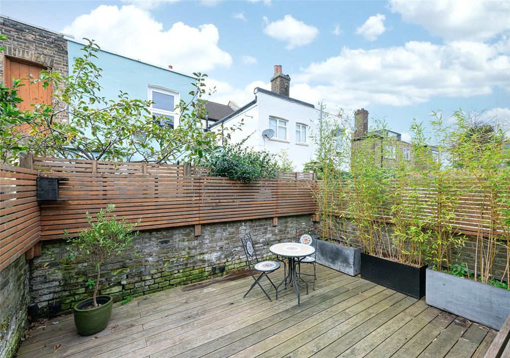 Property photo 3 of 17 Picture No. 25