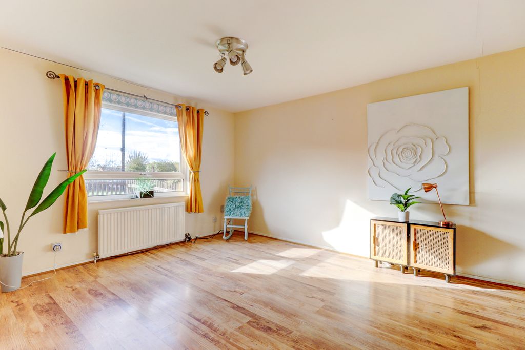 Property photo 2 of 11 Picture No. 04