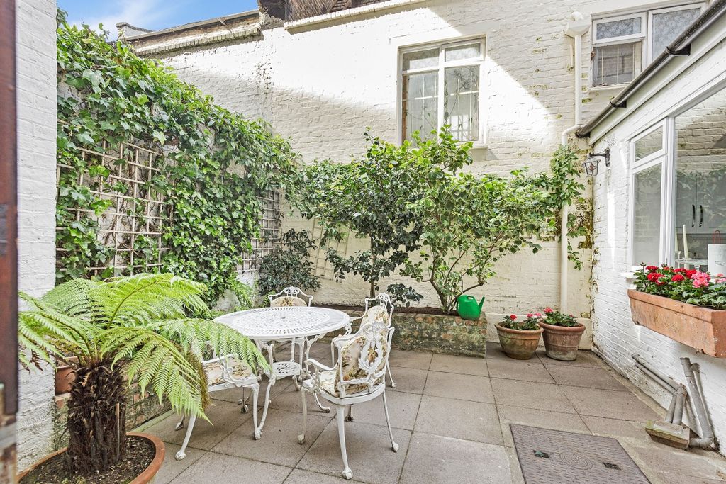 Property photo 3 of 17 3