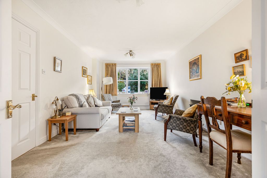 Property photo 2 of 41