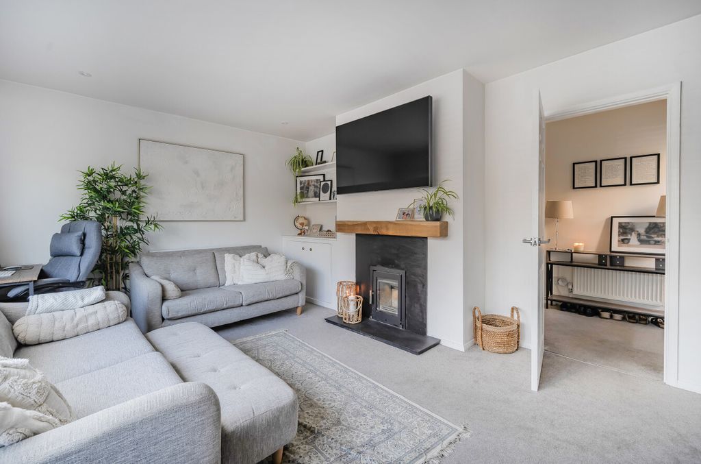 Property photo 2 of 19 1347392-13-68B5c6...