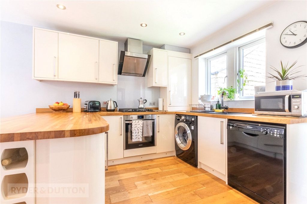 Property photo 2 of 30 Kitchen Diner