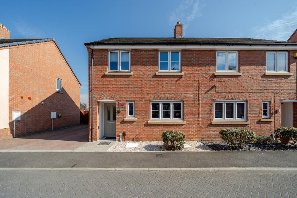 Property photo 1 of 18 External View