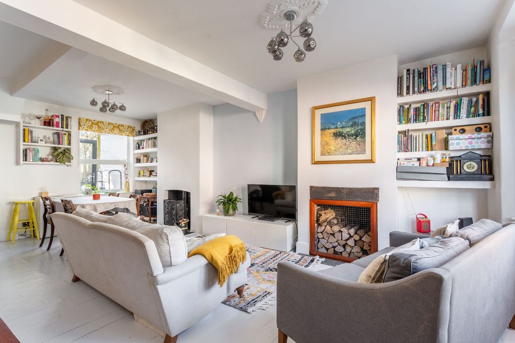 Property photo 1 of 20