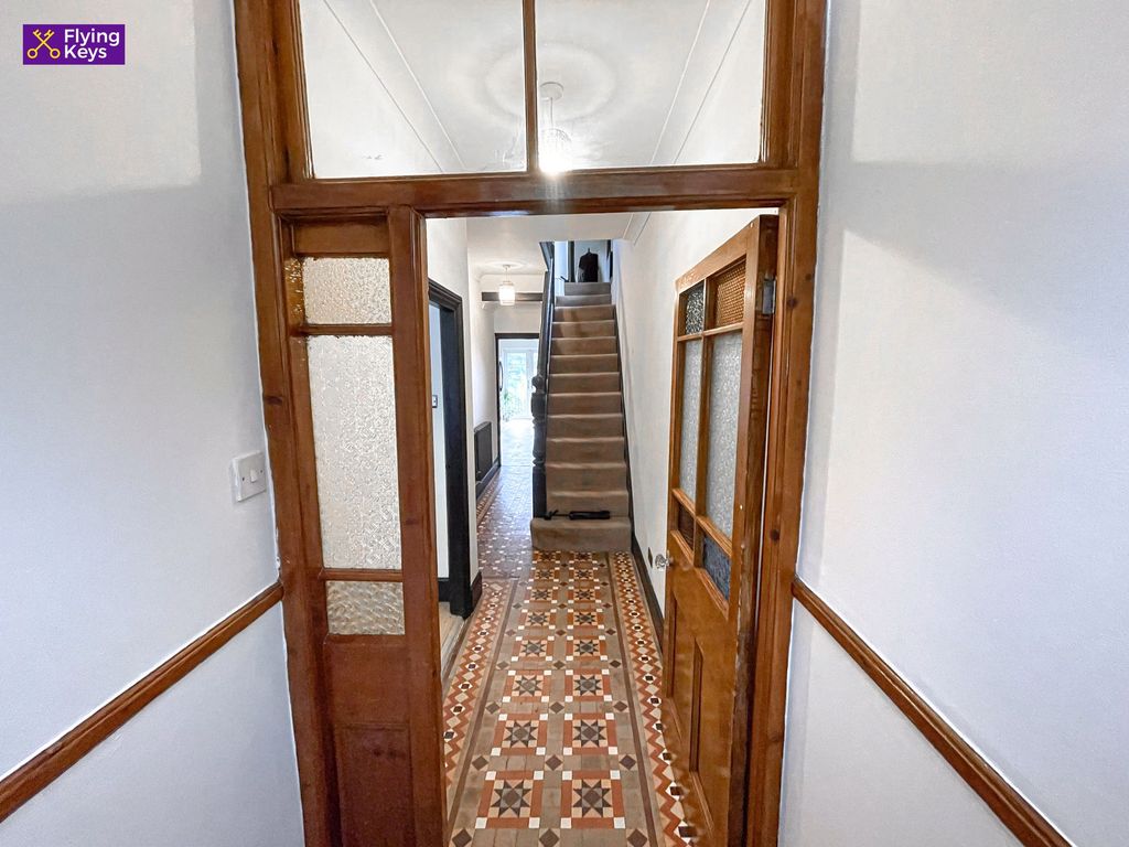 Property photo 2 of 32