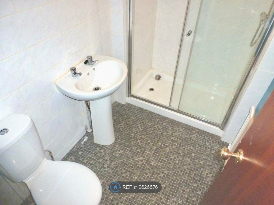Property photo 3 of 5 Bathroom