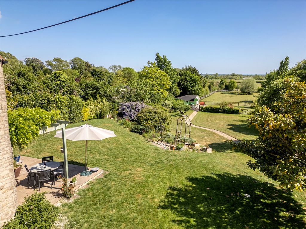Property photo 2 of 15 Picture No. 05