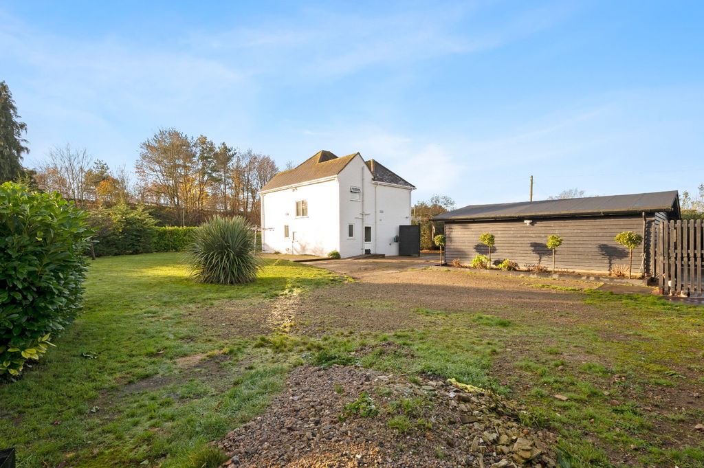 Property photo 2 of 17 579672