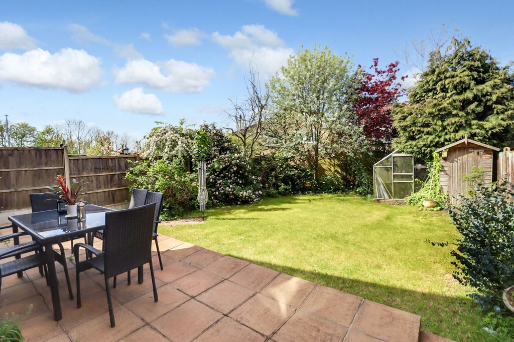 Property photo 2 of 17 Garden