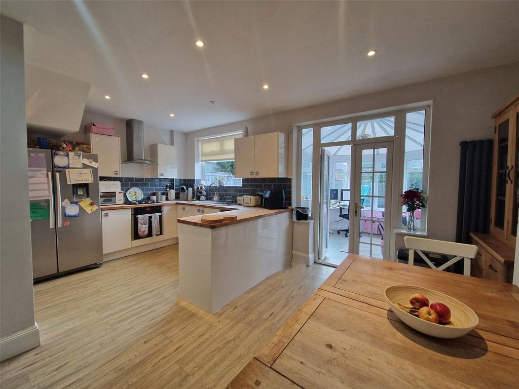 Property photo 2 of 10 Picture No. 08