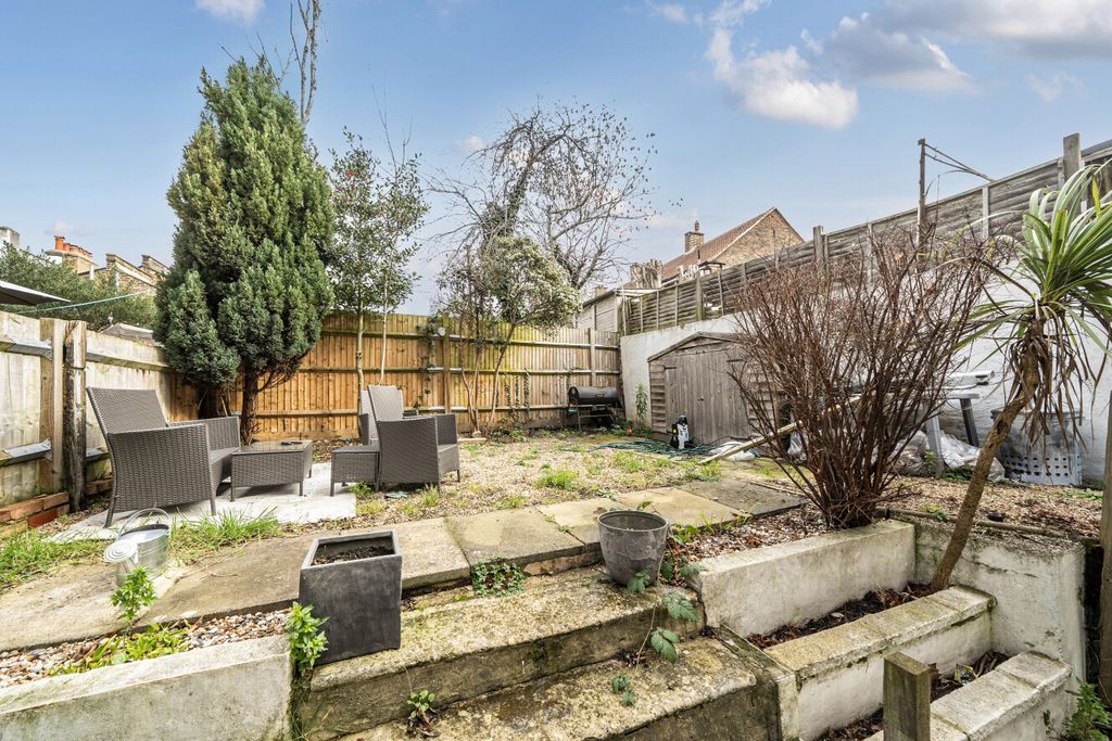 Property photo 2 of 8 1416881-6-699c4Fb...