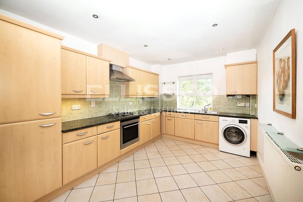 Property photo 2 of 22 Picture No. 07