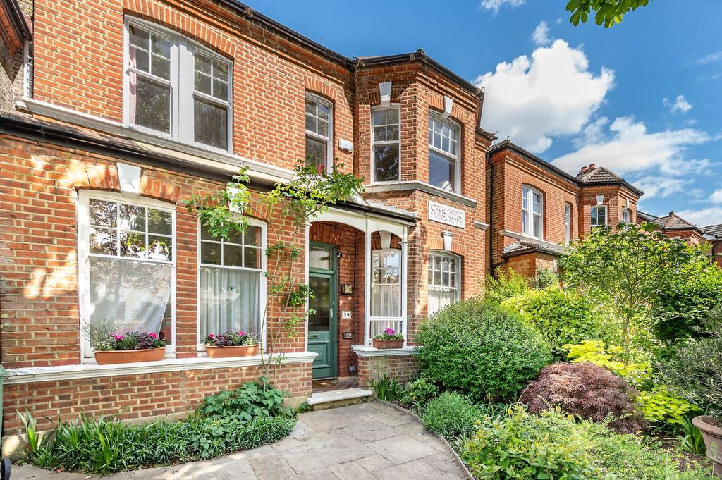 Property photo 1 of 32