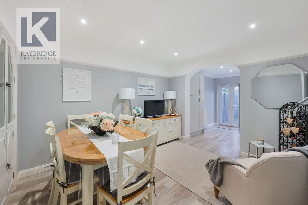 Property photo 3 of 14 Rosedale Road, Epsom - Kt17 2Jq