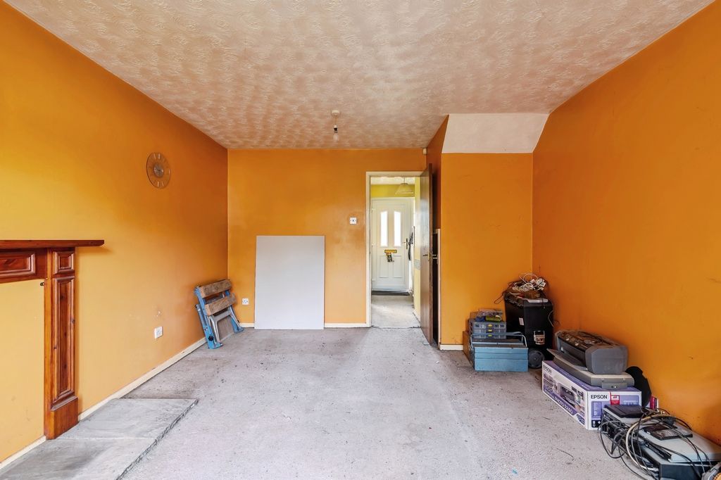 Property photo 2 of 12 Pbox-Img.Jpg