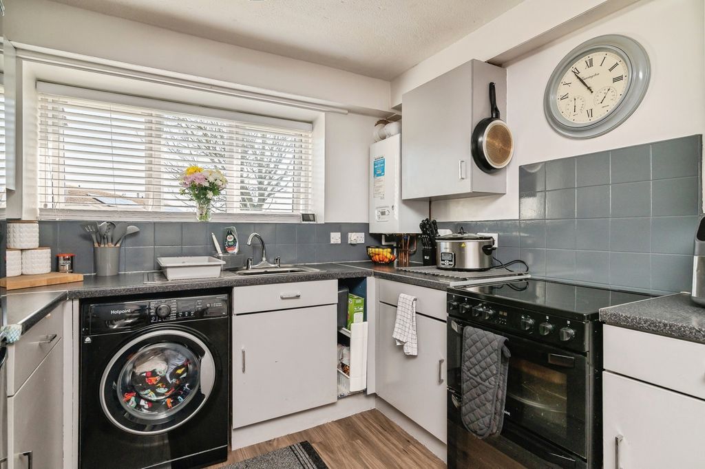 Property photo 2 of 20 Pbox-Img.Jpg