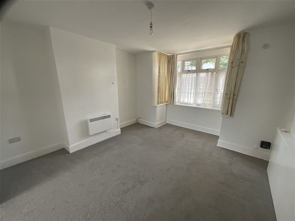 Property photo 2 of 14 Sitting Room