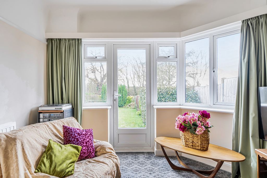 Property photo 3 of 17 1411378-12-69930811De2dc