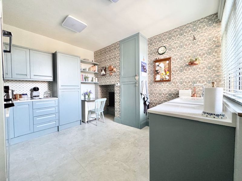 Property photo 3 of 19 Kitchen Breakfast Room